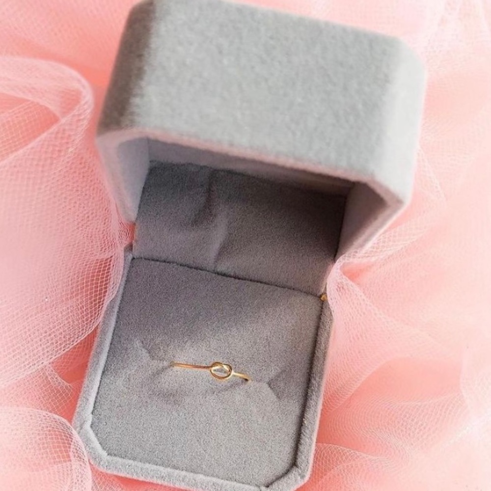 Knot Ring - Picture 3 of 4